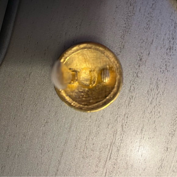 Vintage Fendi clip on earrings 🥰 - Picture 5 of 11